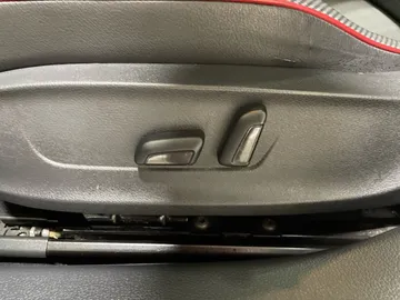 2014 Volkswagen Jetta - image 18