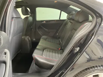 2014 Volkswagen Jetta - image 15