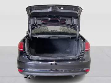 2014 Volkswagen Jetta - image 13