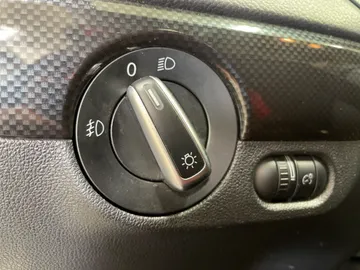 2014 Volkswagen Jetta - image 27