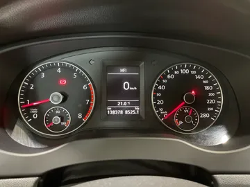 2014 Volkswagen Jetta - image 17