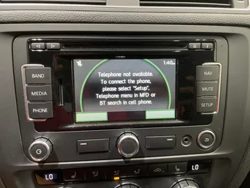 2014 Volkswagen Jetta - image 24
