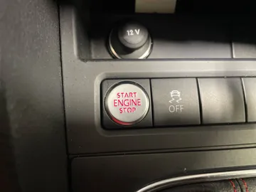 2014 Volkswagen Jetta - image 22