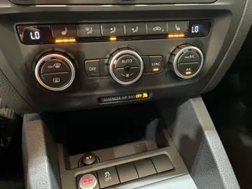 2014 Volkswagen Jetta - image 20