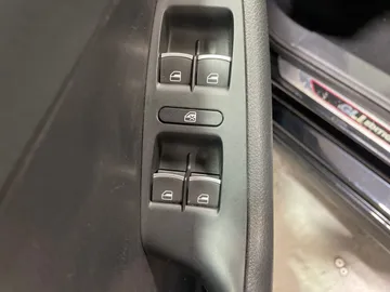 2014 Volkswagen Jetta - image 21