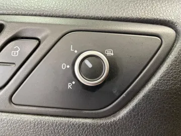 2014 Volkswagen Jetta - image 28