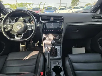 2020 Volkswagen Golf GTI - image 9