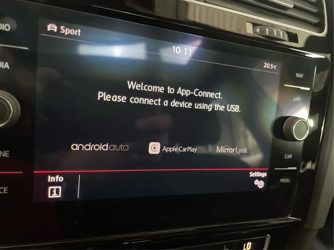 2019 Volkswagen Golf GTI — photo 7