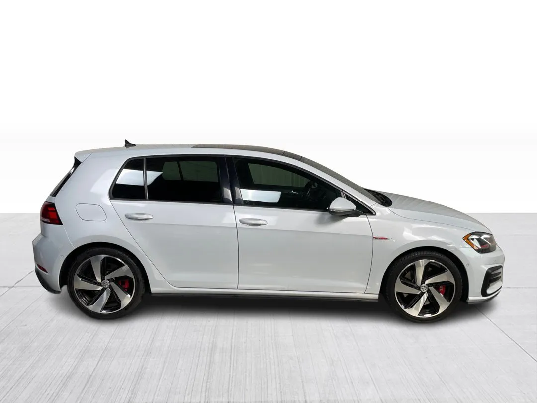 2019 Volkswagen Golf GTI — photo 2