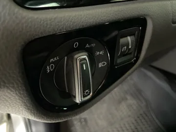 2019 Volkswagen Golf GTI - image 20