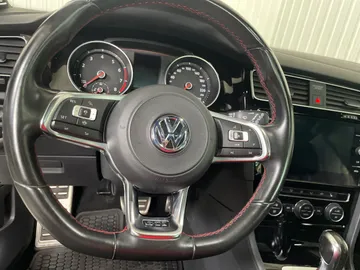 2019 Volkswagen Golf GTI - image 19