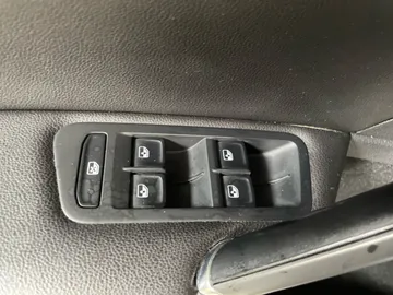 2019 Volkswagen Golf GTI - image 28