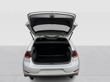 2019 Volkswagen Golf GTI - image 14