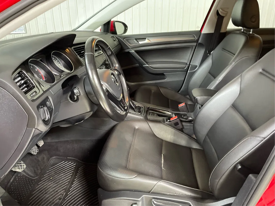 2018 Volkswagen Golf — photo 3