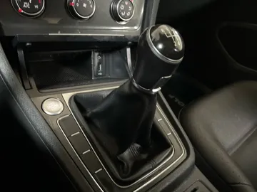 2018 Volkswagen Golf - image 22
