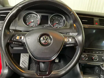 2018 Volkswagen Golf - image 18