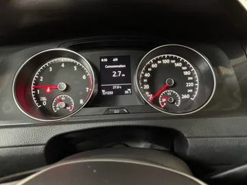 2018 Volkswagen Golf - image 17