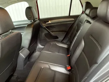 2018 Volkswagen Golf - image 15