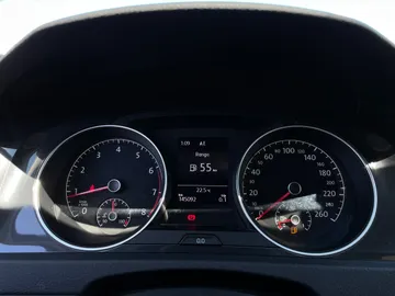 2018 Volkswagen Golf - image 17