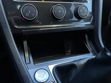 2018 Volkswagen Golf - image 24