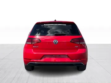 2018 Volkswagen Golf - image 13