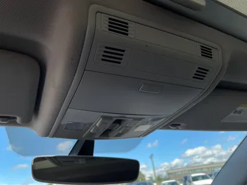 2018 Volkswagen Golf - image 28