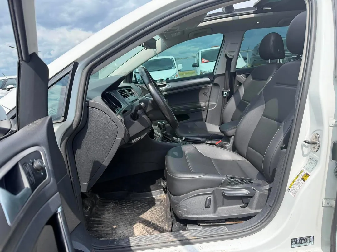 2017 Volkswagen Golf SportWagen — photo 7