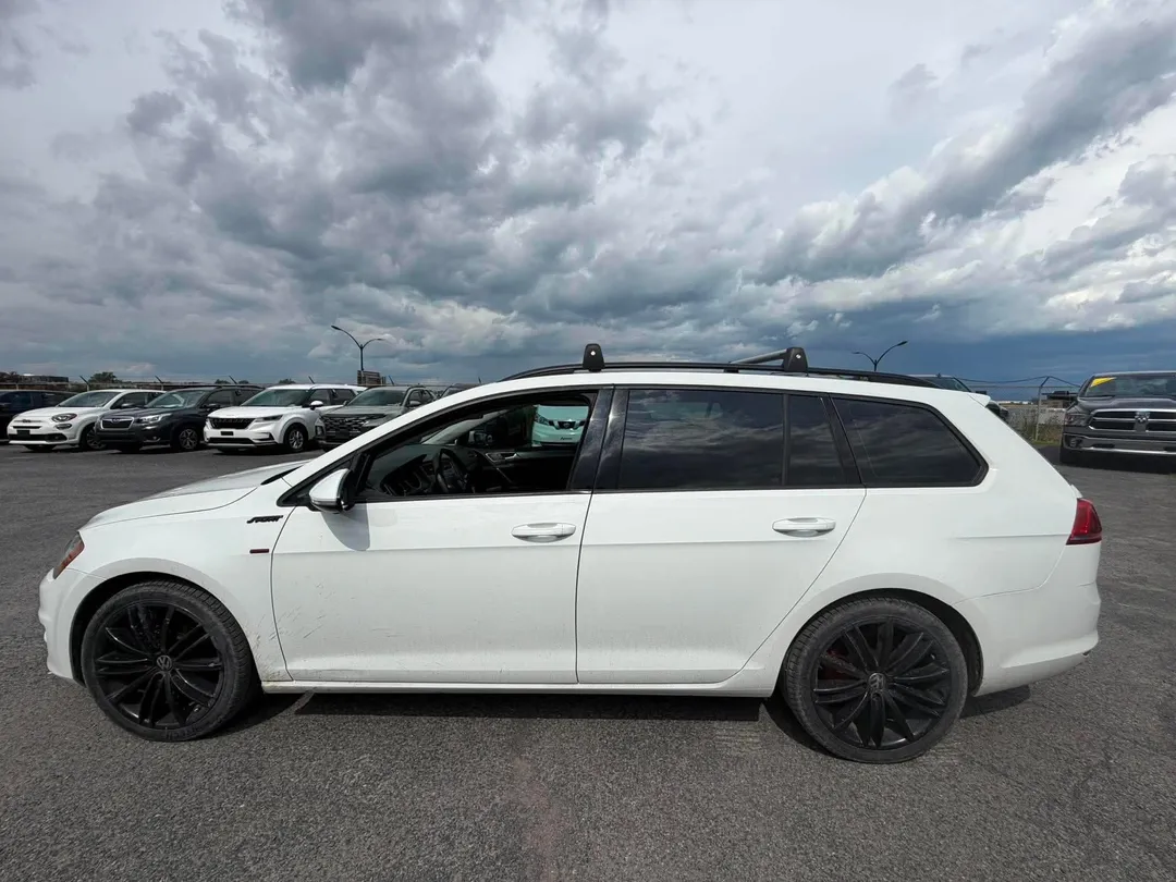 2017 Volkswagen Golf SportWagen — photo 4