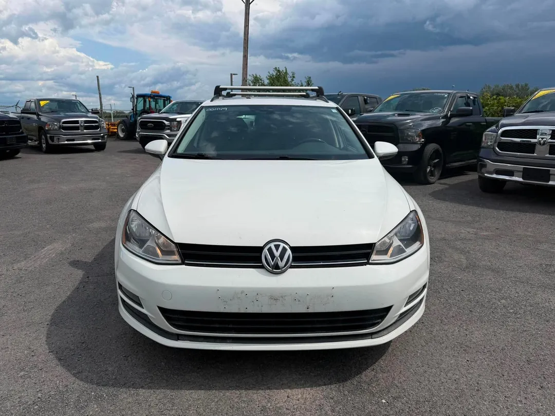 2017 Volkswagen Golf SportWagen — photo 2