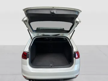 2017 Volkswagen Golf SportWagen - image 13