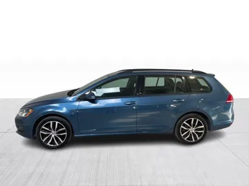 2016 Volkswagen Golf Sportwagon - image 10