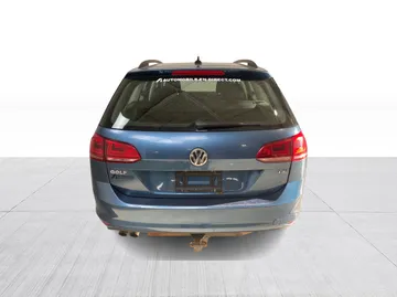 2016 Volkswagen Golf Sportwagon - image 12