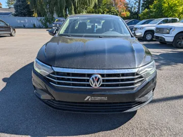 2019 Volkswagen Jetta - image 2