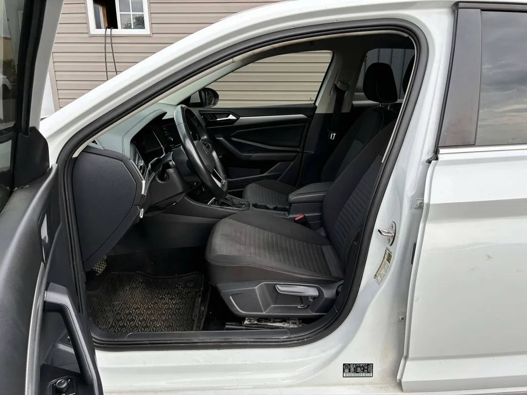 2023 Volkswagen Jetta — photo 7