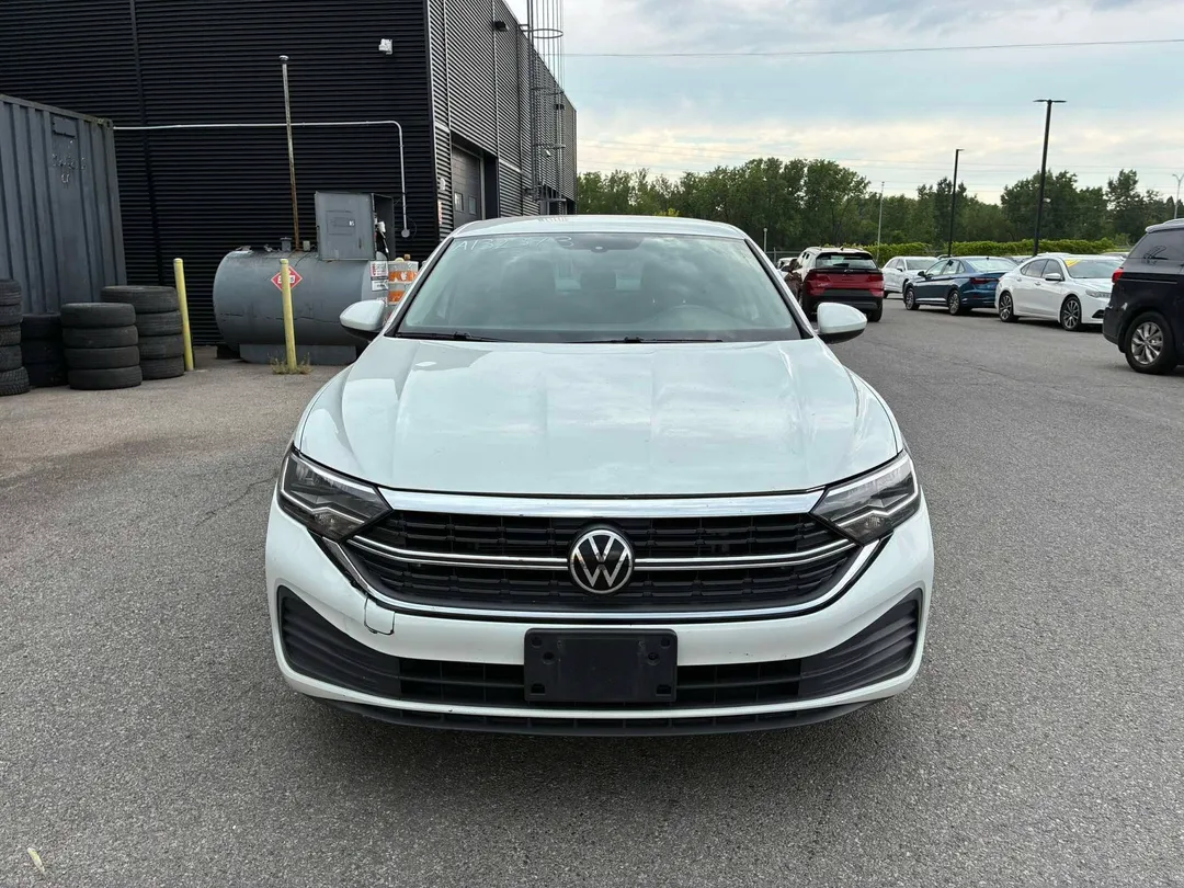 2023 Volkswagen Jetta — photo 2
