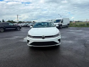 2025 Volkswagen Jetta - image 2