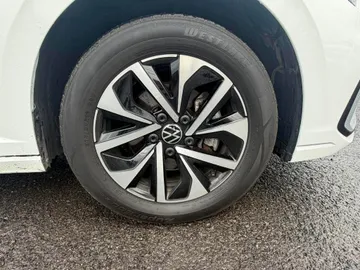 2025 Volkswagen Jetta - image 7
