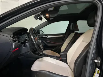 2019 Volkswagen Jetta - image 10