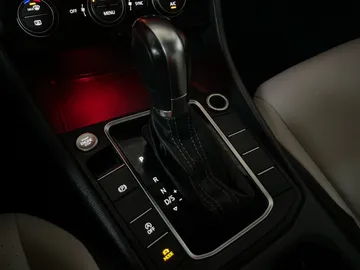 2019 Volkswagen Jetta - image 28
