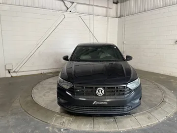 2019 Volkswagen Jetta - image 2