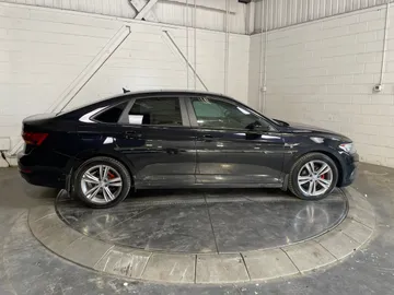 2019 Volkswagen Jetta - image 9