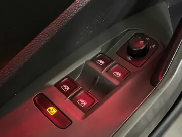 2019 Volkswagen Jetta - image 24