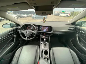 2021 Volkswagen Jetta - image 9