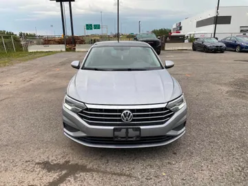 2021 Volkswagen Jetta - image 2