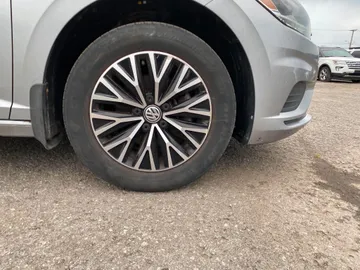 2021 Volkswagen Jetta - image 10