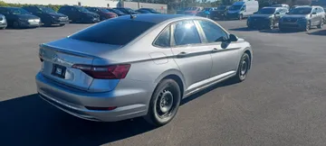 2021 Volkswagen Jetta - image 7