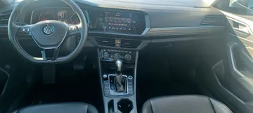 2021 Volkswagen Jetta - image 9