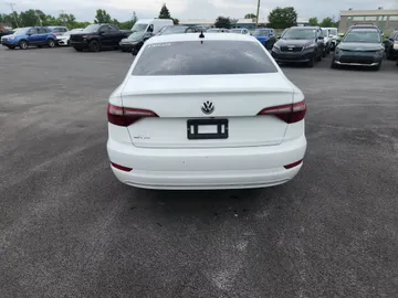 2020 Volkswagen Jetta - image 7