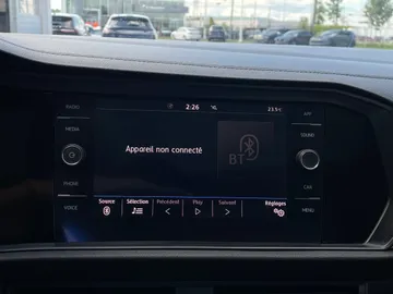 2020 Volkswagen Jetta - image 24