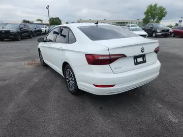 2020 Volkswagen Jetta - image 8